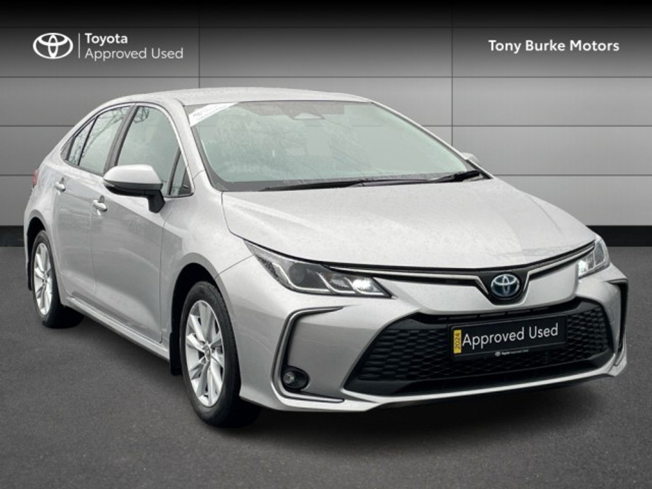 2024 Toyota Corolla Saloon - Luna Edition - 1.8 Hybrid - Automatic - 1 Owner + 1 Free Service In JAN 2027 // Remote Central Locking // Front Electric Windows // Rear Electric Windows // Electric Mirrors // Apple Carplay €29,599