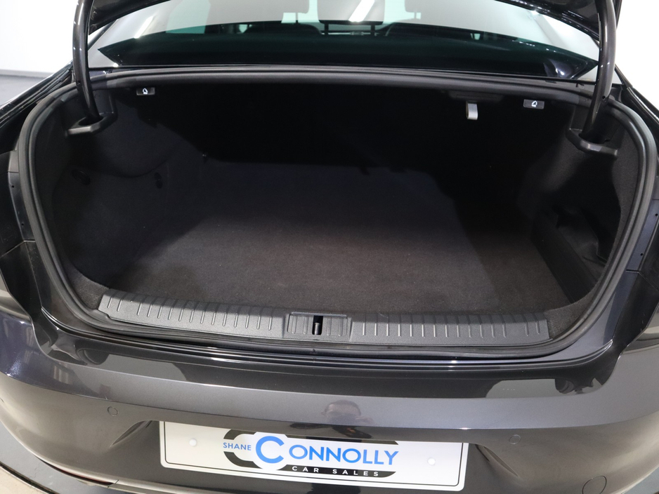 2021 Volkswagen Passat - image 26