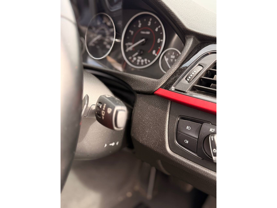 2015 BMW 3 Series - image 36