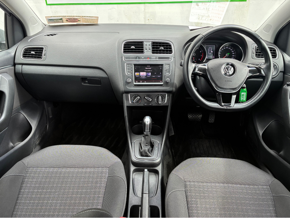 2015 Volkswagen Polo - image 14