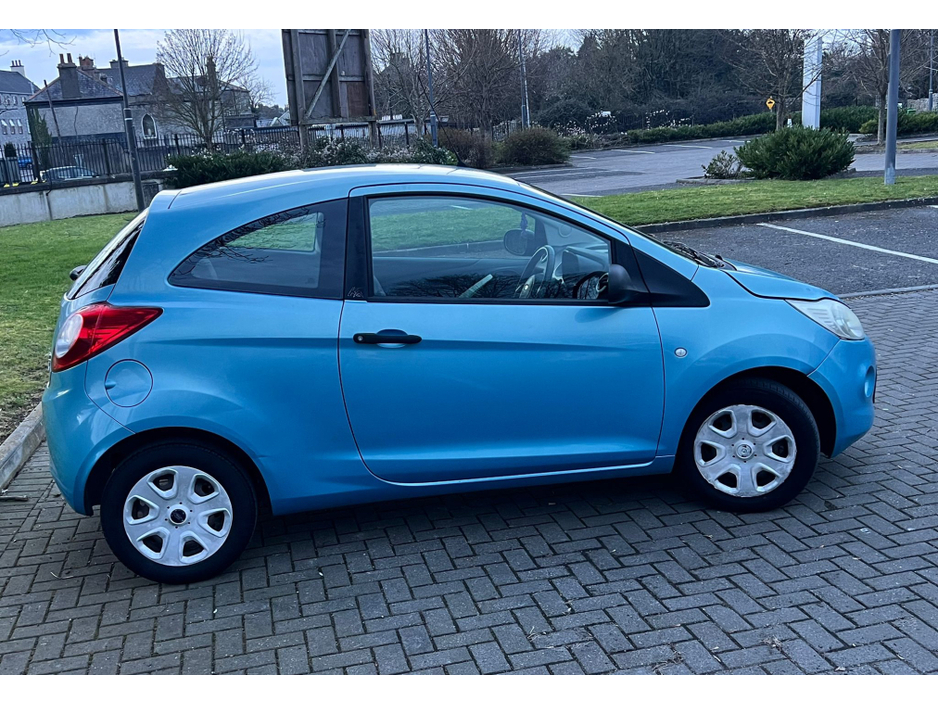2010 Ford Ka - image 8