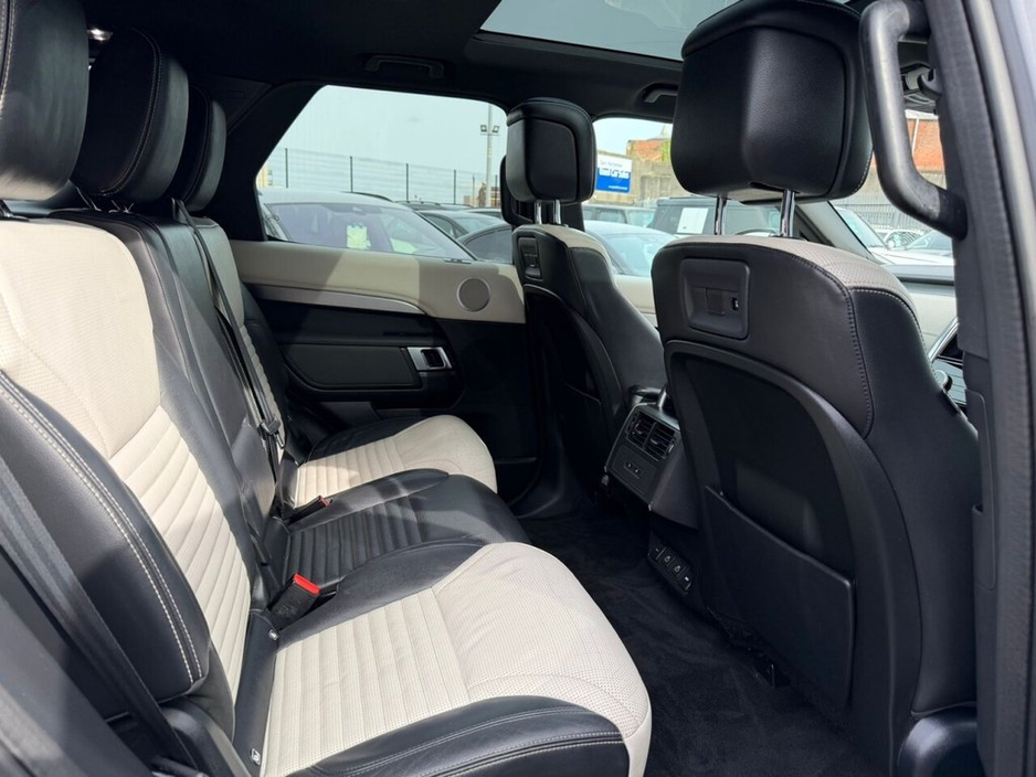 2021 Land Rover Discovery - image 12
