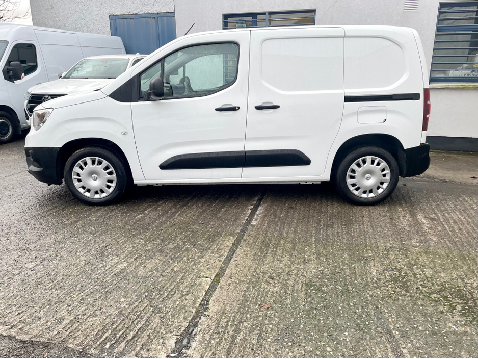 2022 Opel Combo L1H1 1.5 CDTI 100PS DIESEL 6SPEED MANUAL MY22 SWB €13,000