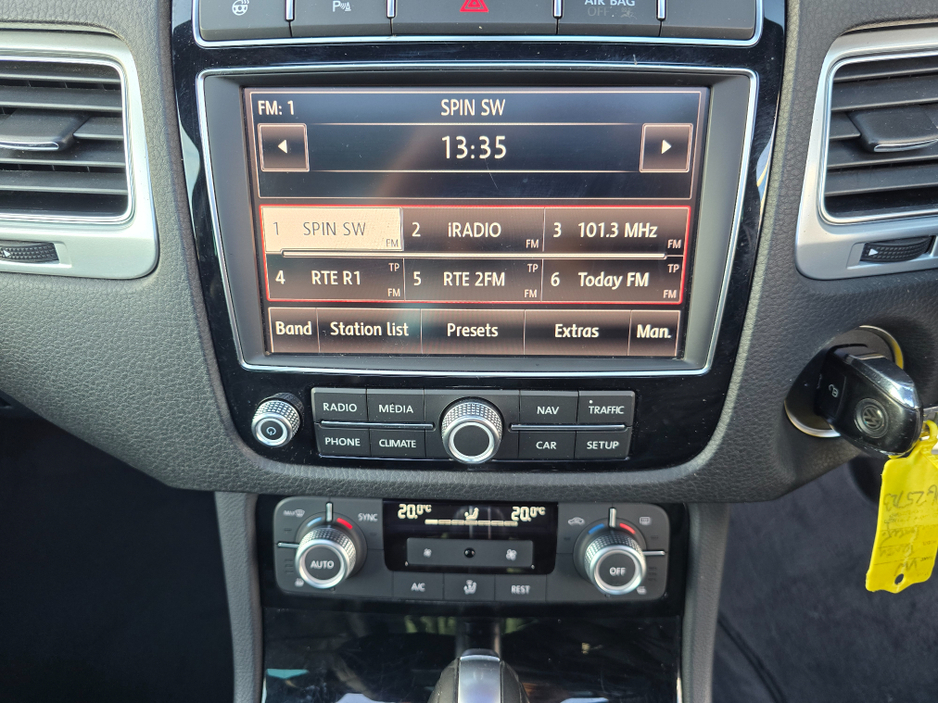 2017 Volkswagen Touareg V6 R-LINE-FULLY SERVICED WITH NEW TYRES €26,450