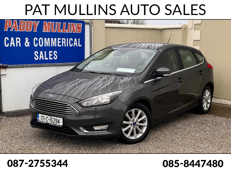 2017 Ford Focus - image 2