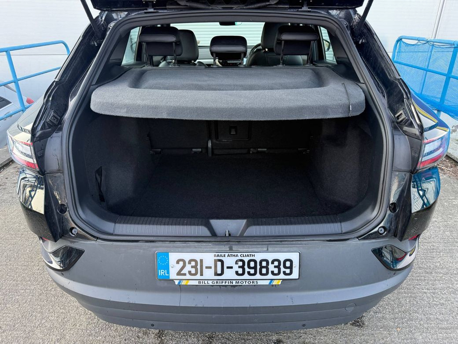 2023 Volkswagen ID.4 - image 13