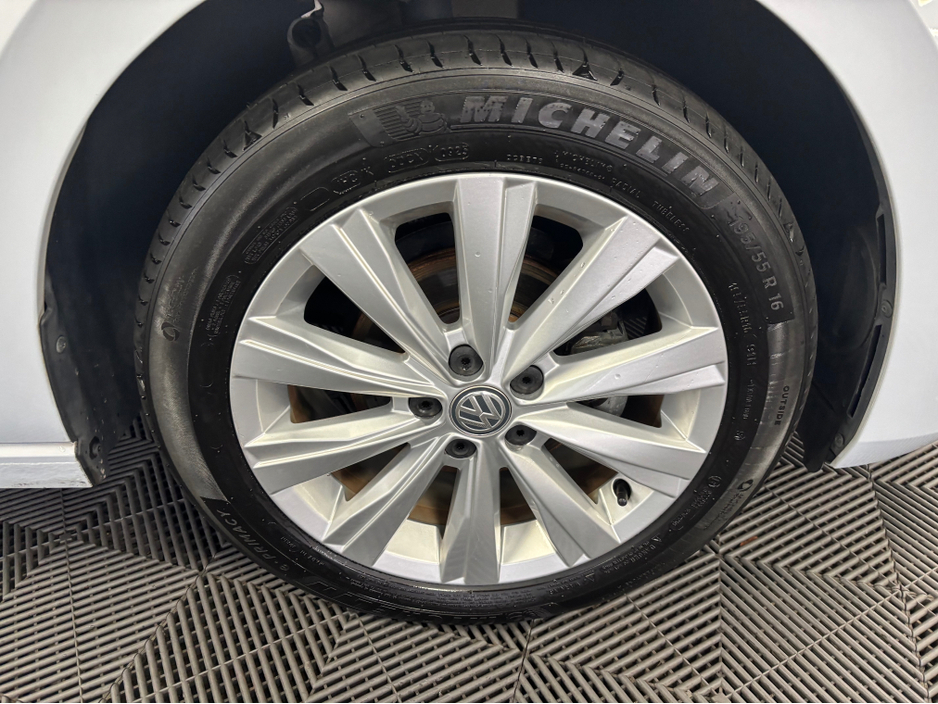 2018 Volkswagen Polo - image 7