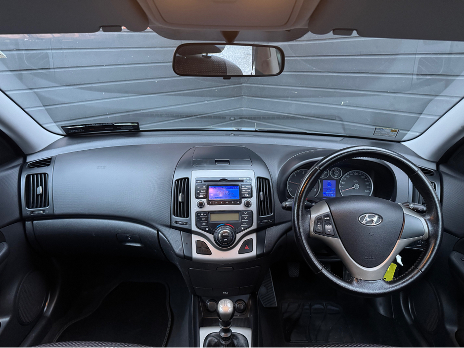 2010 Hyundai i30 - image 13