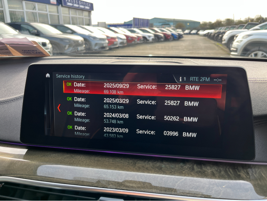 2018 BMW 5 Series - image 33