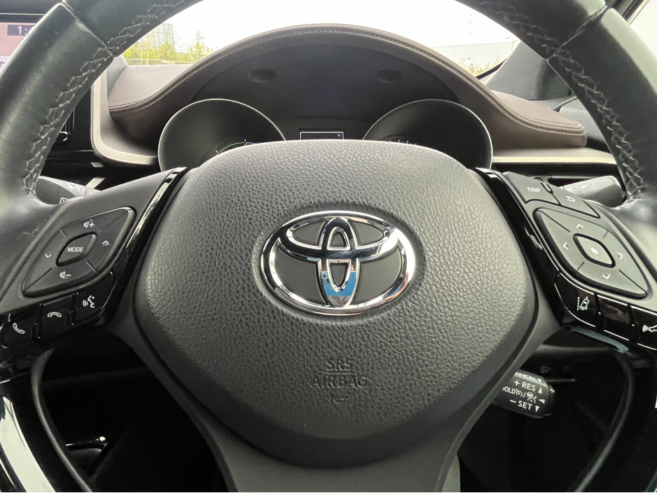 2018 Toyota C-HR - image 12