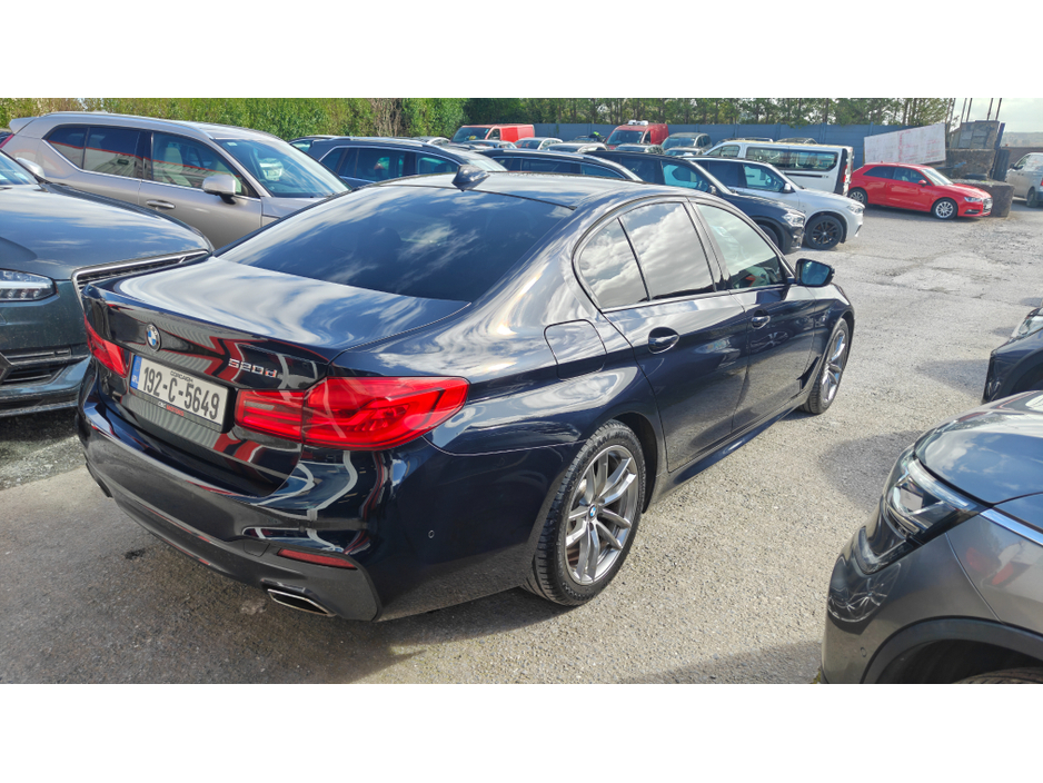 2019 BMW 5 Series - image 9