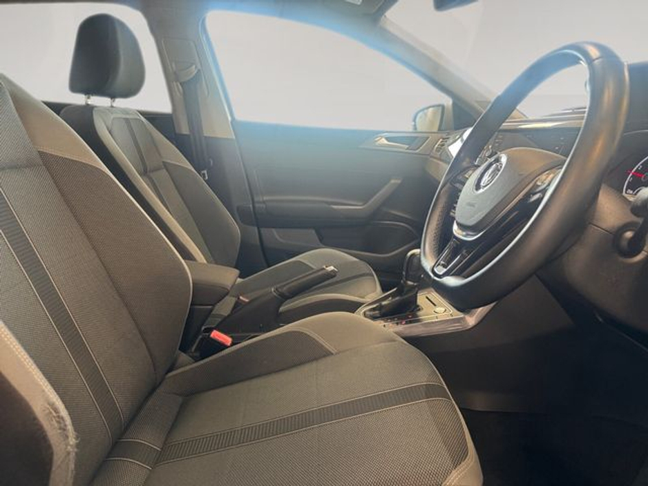 2019 Volkswagen Polo - image 11