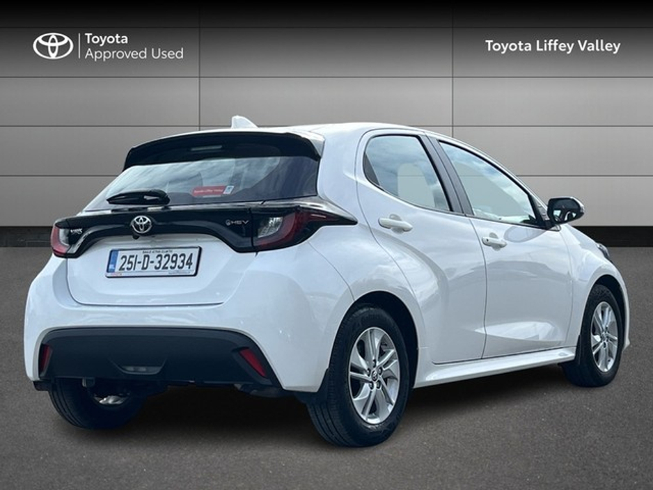 2025 Toyota Yaris - image 2