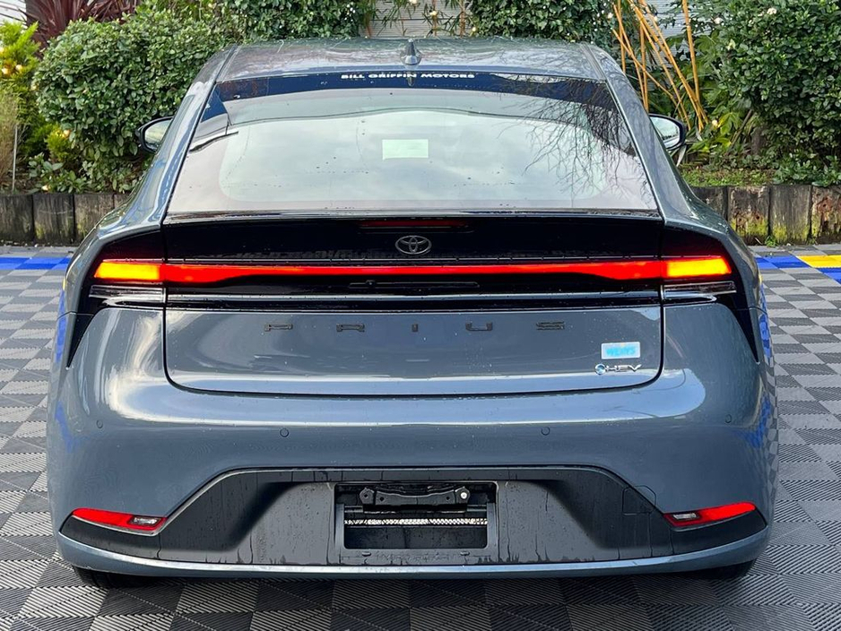 2024 Toyota Prius 1.8 HYBRID // LIKE NEW 3, 000 KM // DIGITAL CLUSTER // ADAPTIVE CRUISE CONTROL €29,950