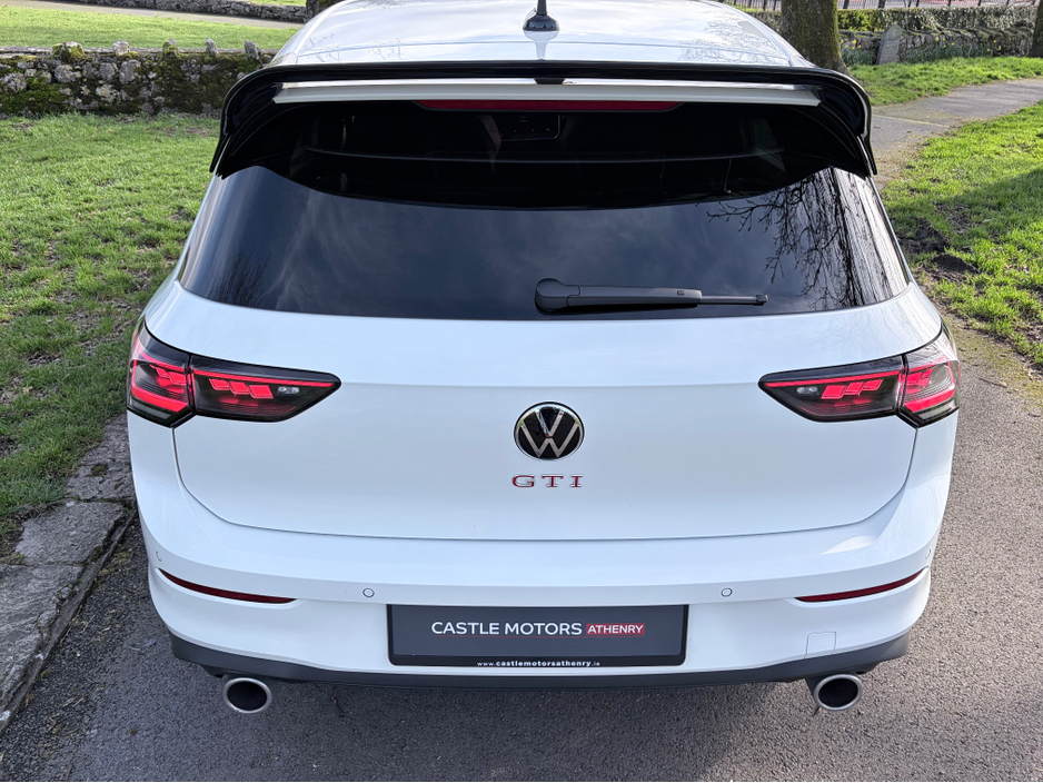 2025 Volkswagen Golf - image 6