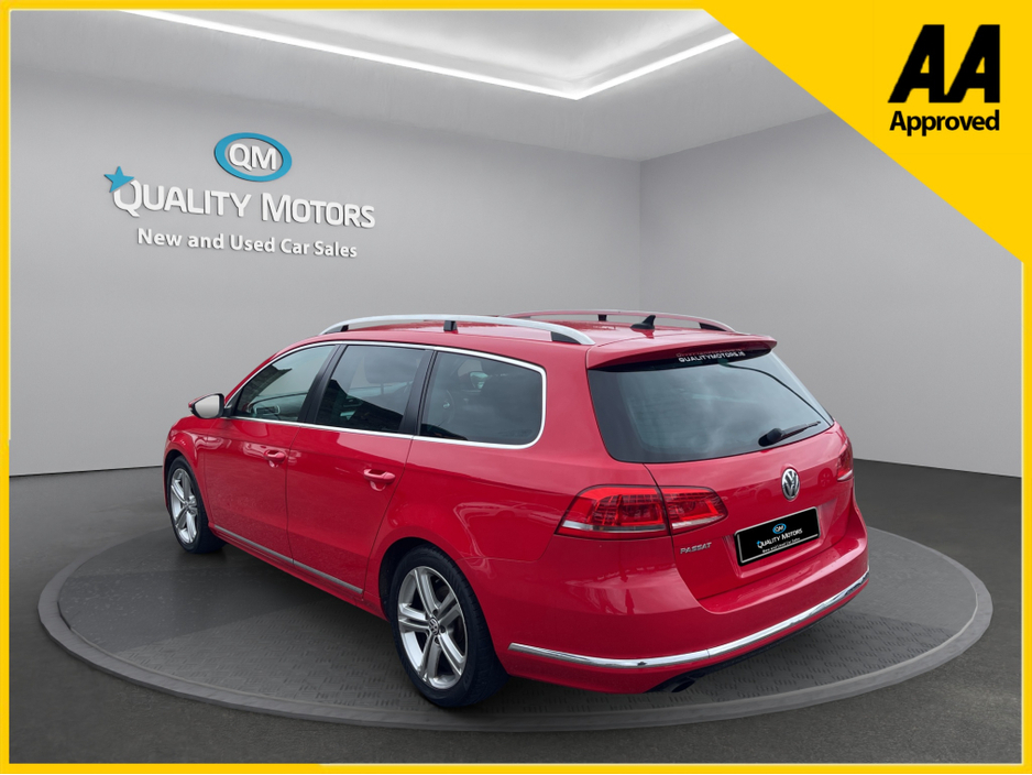 2015 Volkswagen Passat - image 5