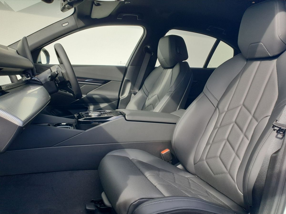 2026 BMW 5 Series - image 7