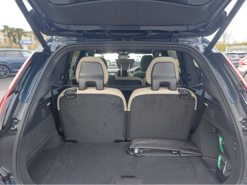 2026 Volvo XC90 T8 PHEV PLUS DARK AWD 5DR €99,950