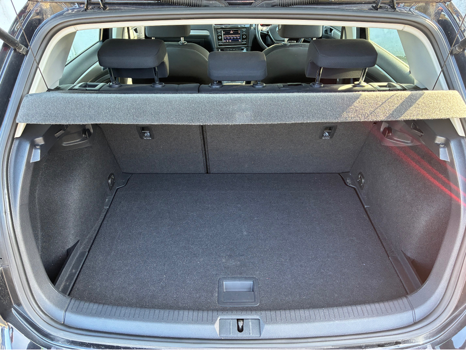 2019 Volkswagen Golf - image 8