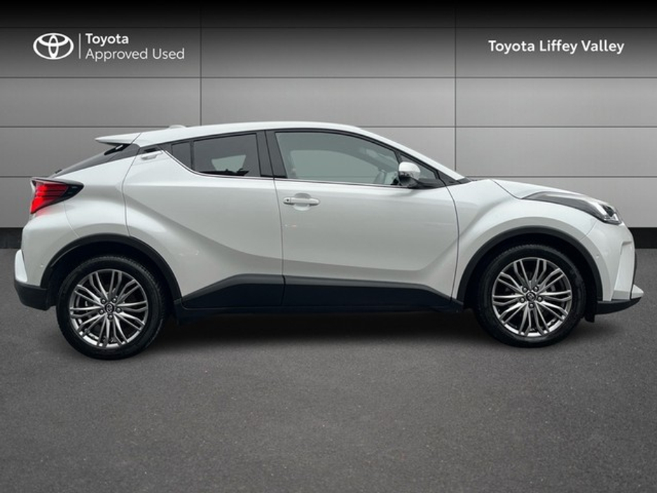 2023 Toyota C-HR - image 3