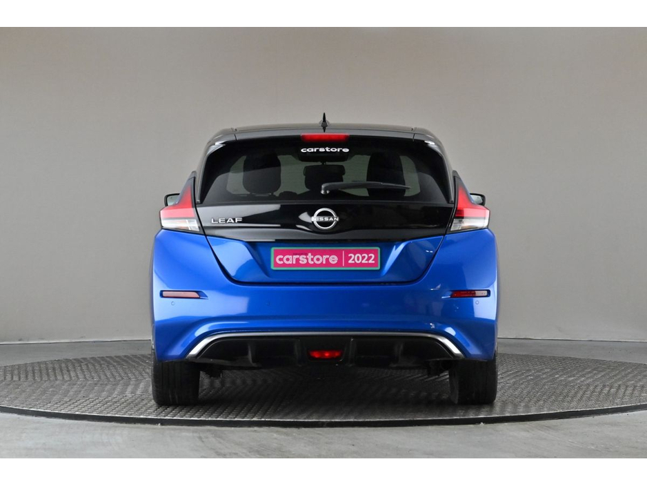 2022 Nissan Leaf - image 8