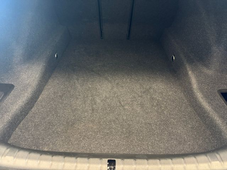 2018 BMW 5 Series - image 18