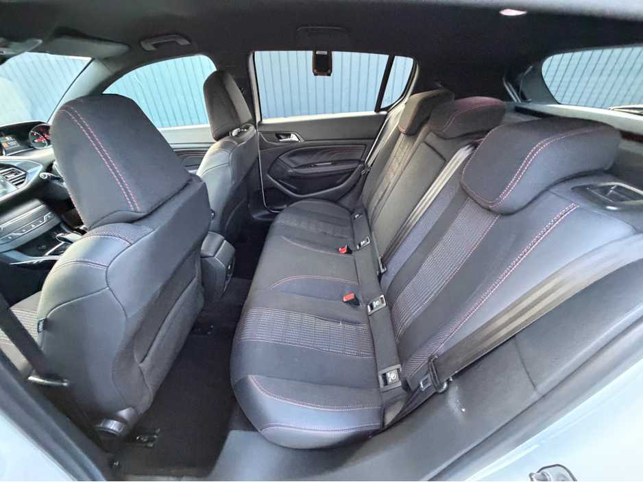 2019 Peugeot 308 - image 32