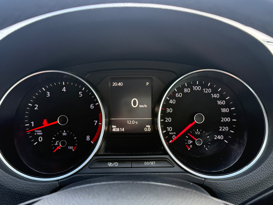 2016 Volkswagen Polo - image 11