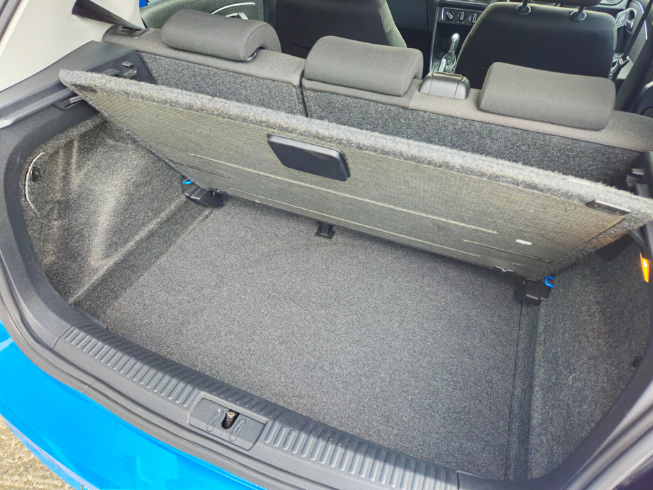 2014 Volkswagen Polo - image 8