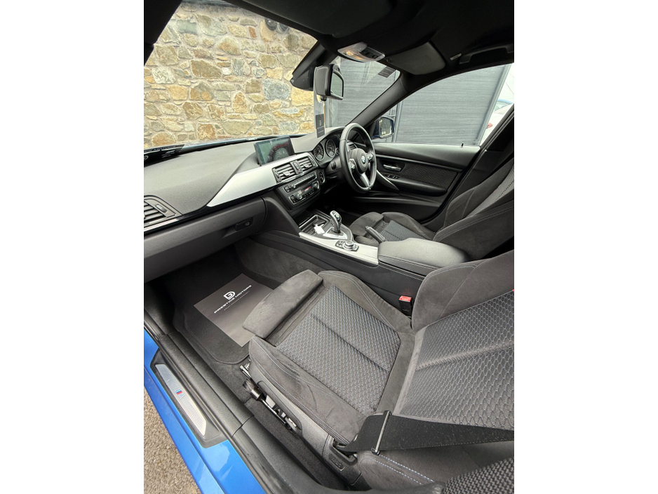 2013 BMW 3 Series - image 14