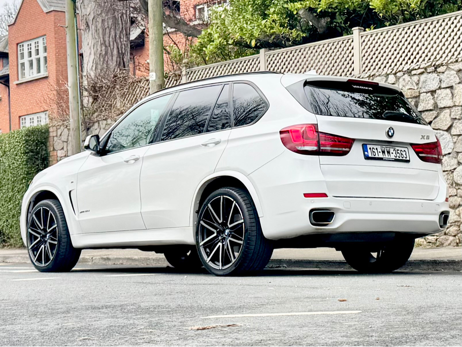 2016 BMW X5 - image 7