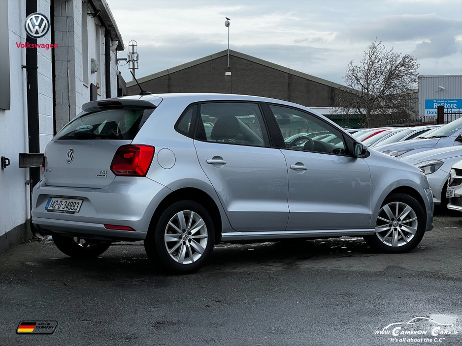 2014 Volkswagen Polo - image 2
