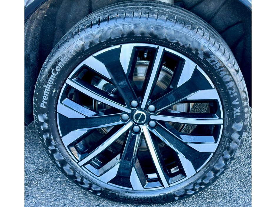 2025 Volvo XC90 + T8 PHEV AWD AUTO PLUS €78,950