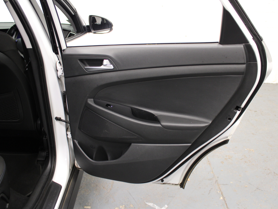 2017 Hyundai Tucson - image 25