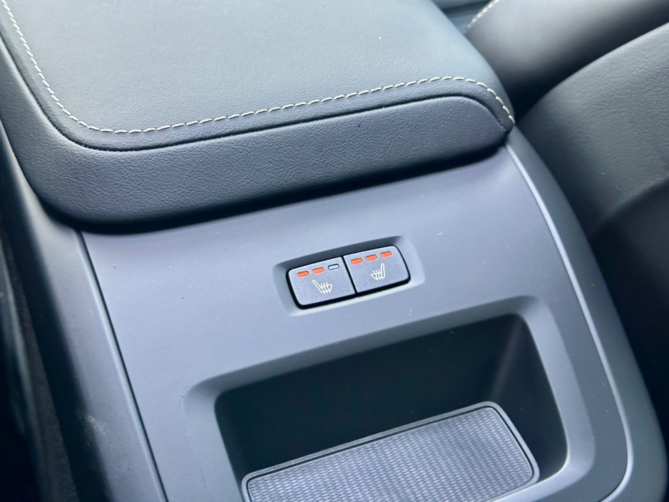 2025 Volvo XC60 - image 17