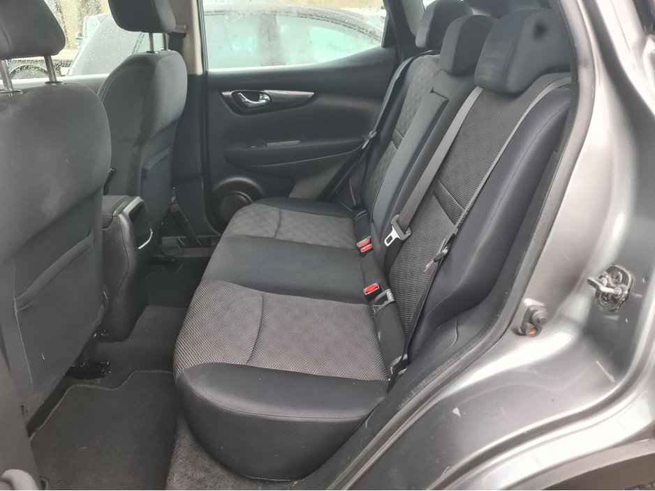2015 Nissan Qashqai - image 10