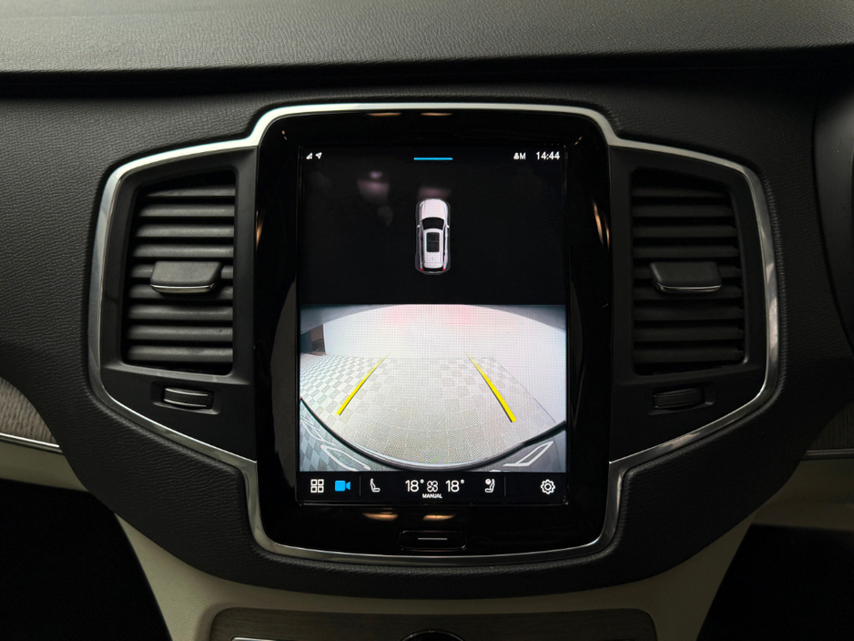2022 Volvo XC90 CORE T8 RECHARGE AWD *7 SEATER* €49,990