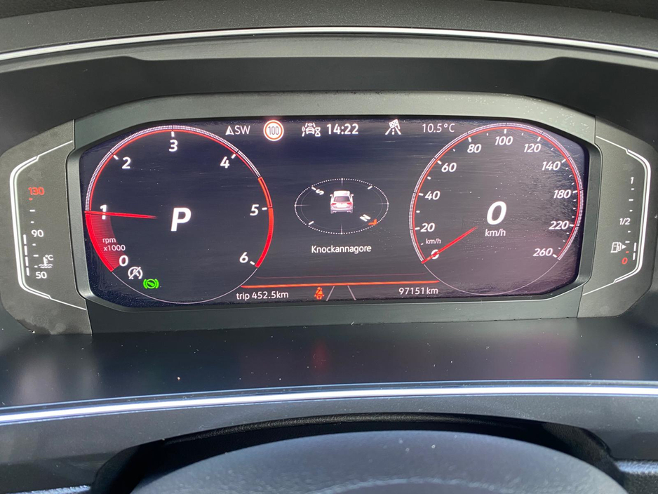 2023 Volkswagen Tiguan - image 10