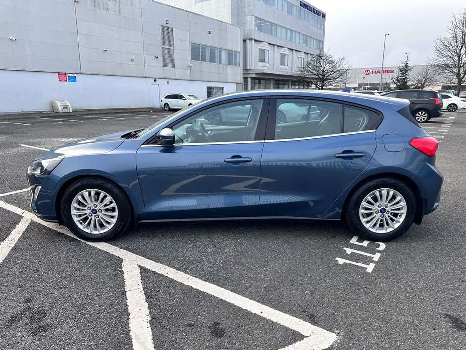 2020 Ford Focus - image 7