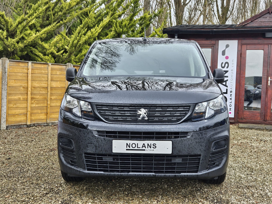 2023 Peugeot Partner - image 10