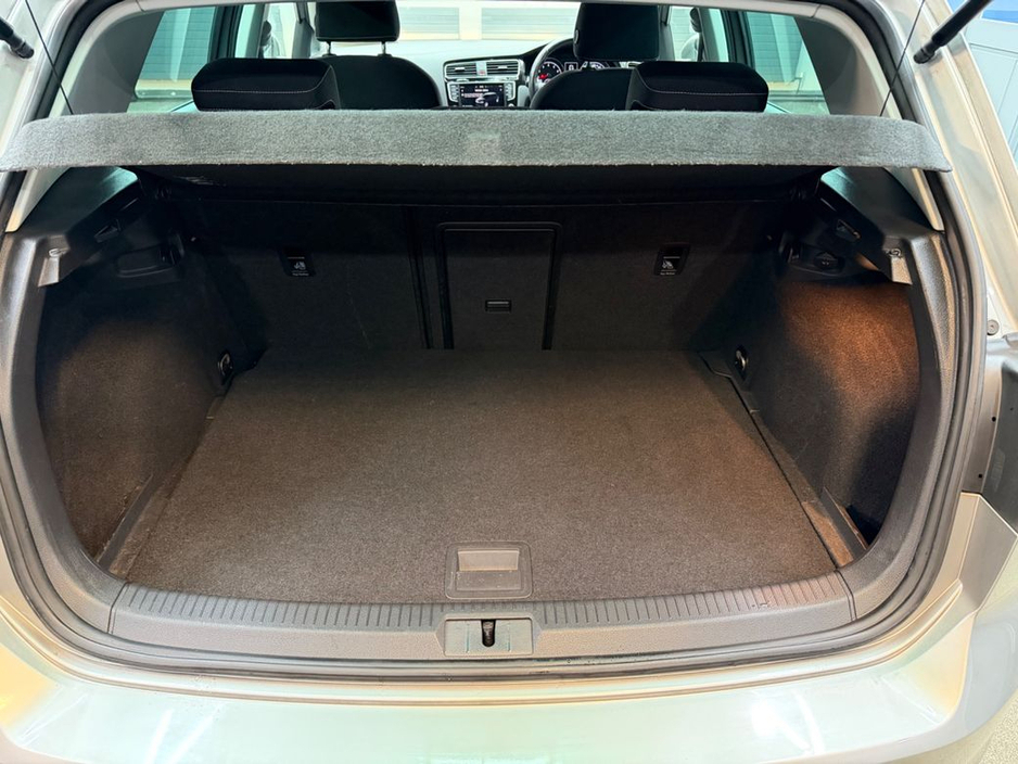 2017 Volkswagen Golf - image 31