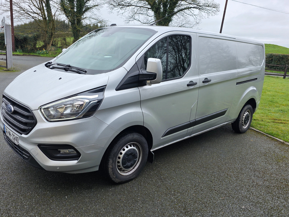 2021 Ford Transit Custom - image 4