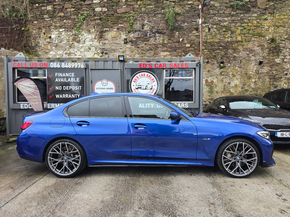 2021 BMW 3 Series - image 3