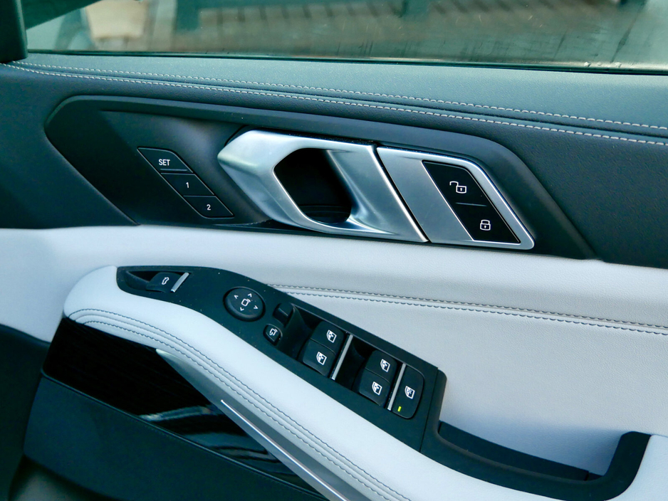 2025 BMW X5 xDrive50e M Sport €99,950