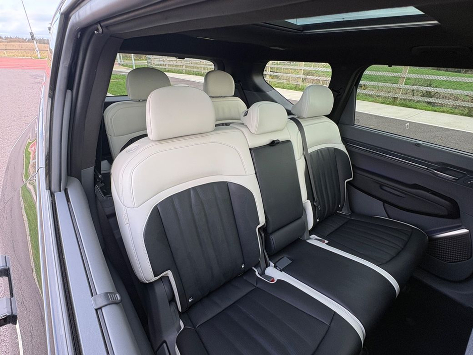 2024 Kia EV9 - image 9