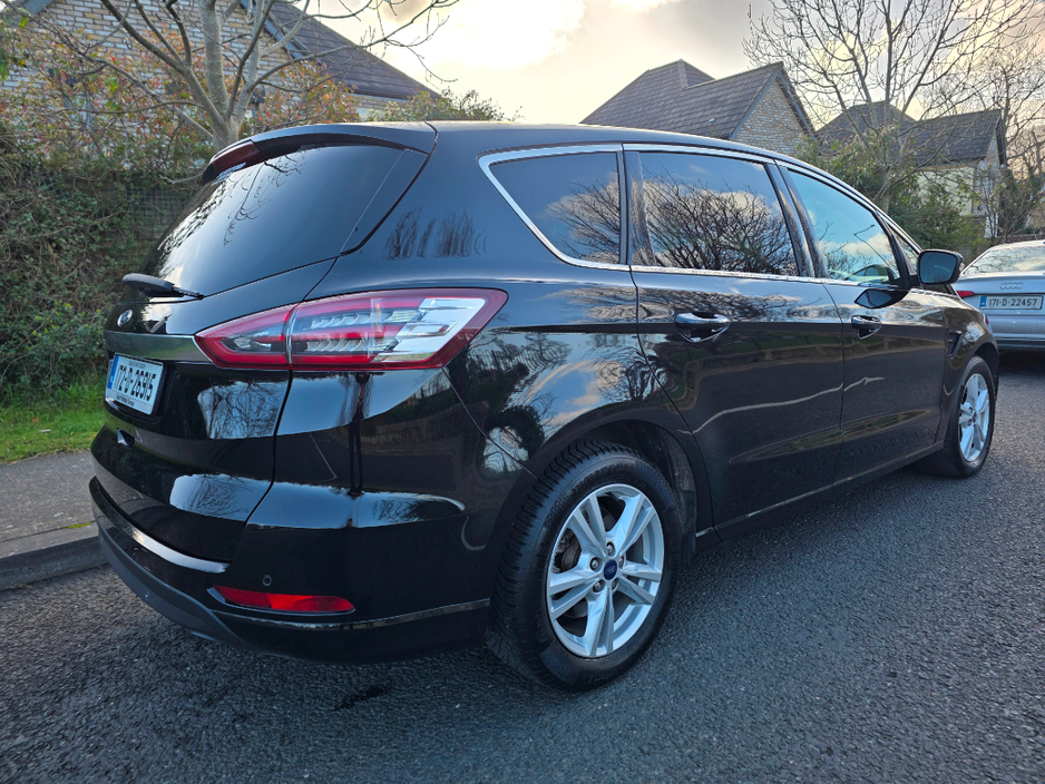 2017 Ford S-Max - image 3