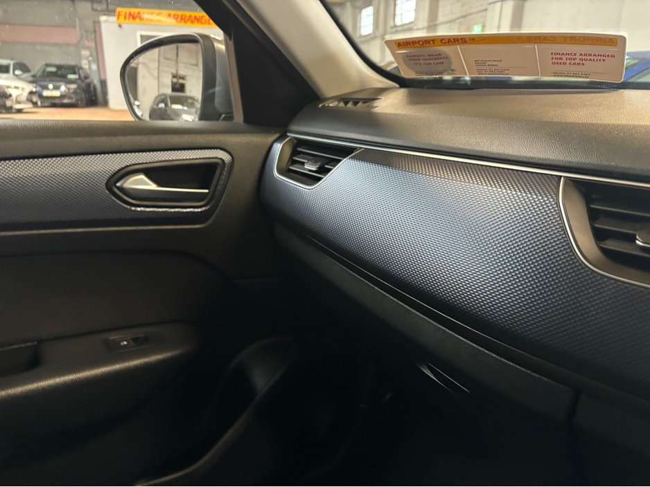 2022 Renault Arkana E-TECH ICONIC HYBRID 14 145 AUTO €19,999