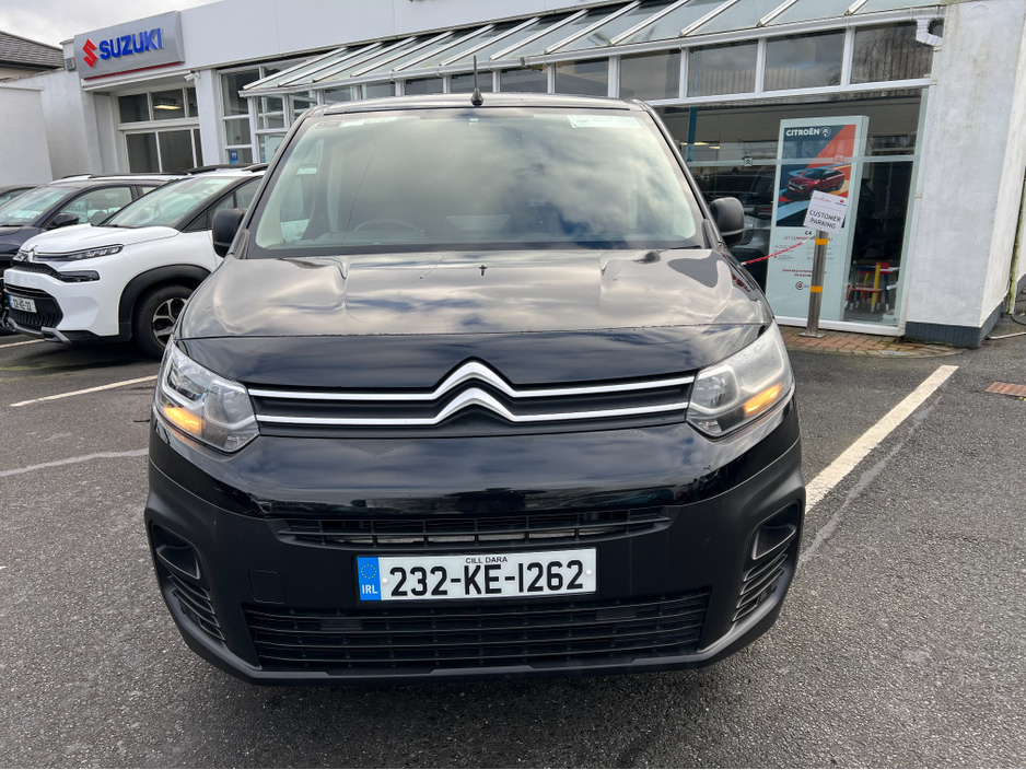 2023 Citroen Berlingo - image 8