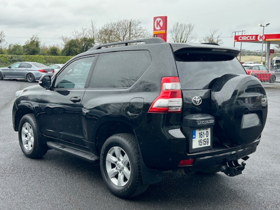 2016 Toyota Landcruiser - image 6
