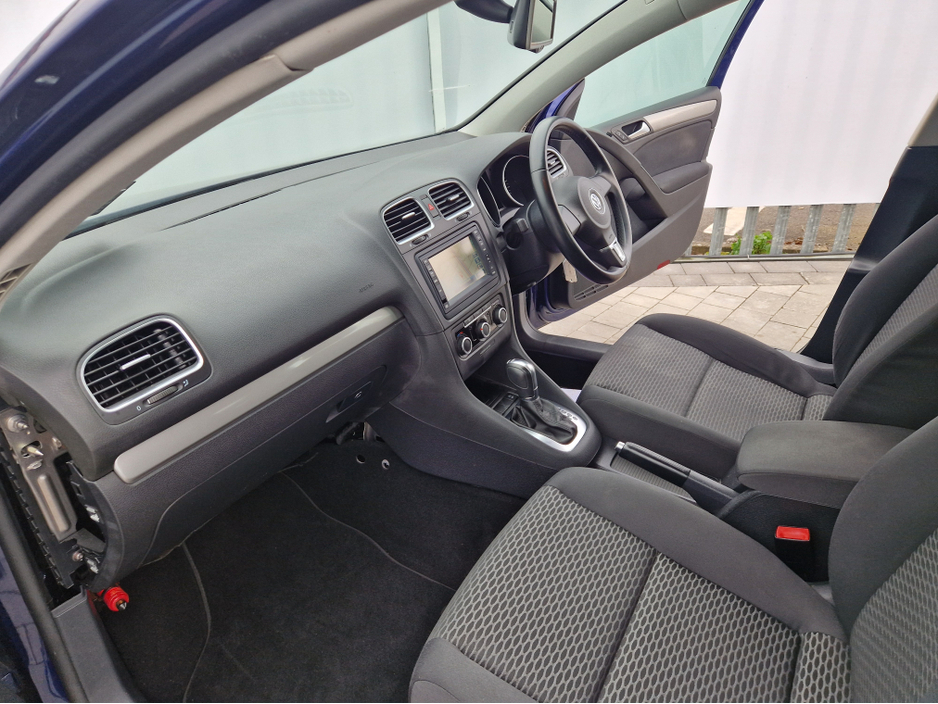 2012 Volkswagen Golf - image 17